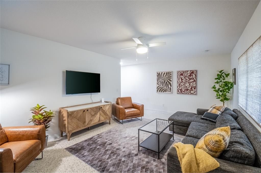 В аренду: $1,800 (1 спален, 1 ванн, 240 Квадратных фут)