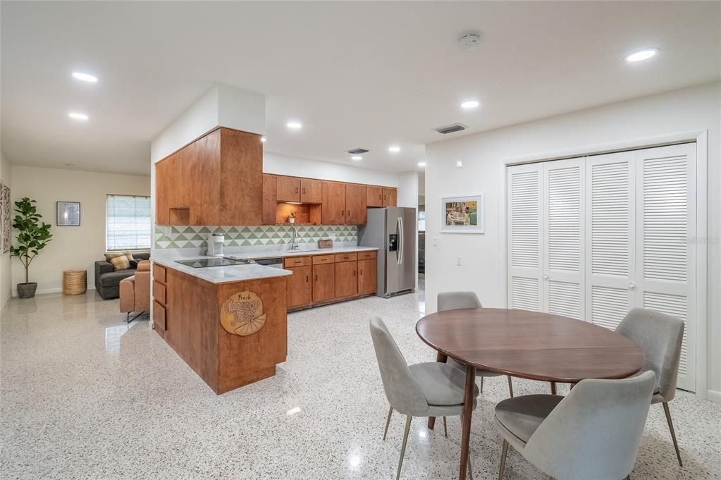 В аренду: $1,800 (1 спален, 1 ванн, 240 Квадратных фут)