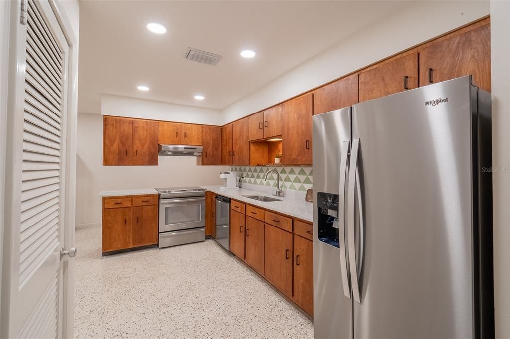 В аренду: $1,800 (1 спален, 1 ванн, 240 Квадратных фут)