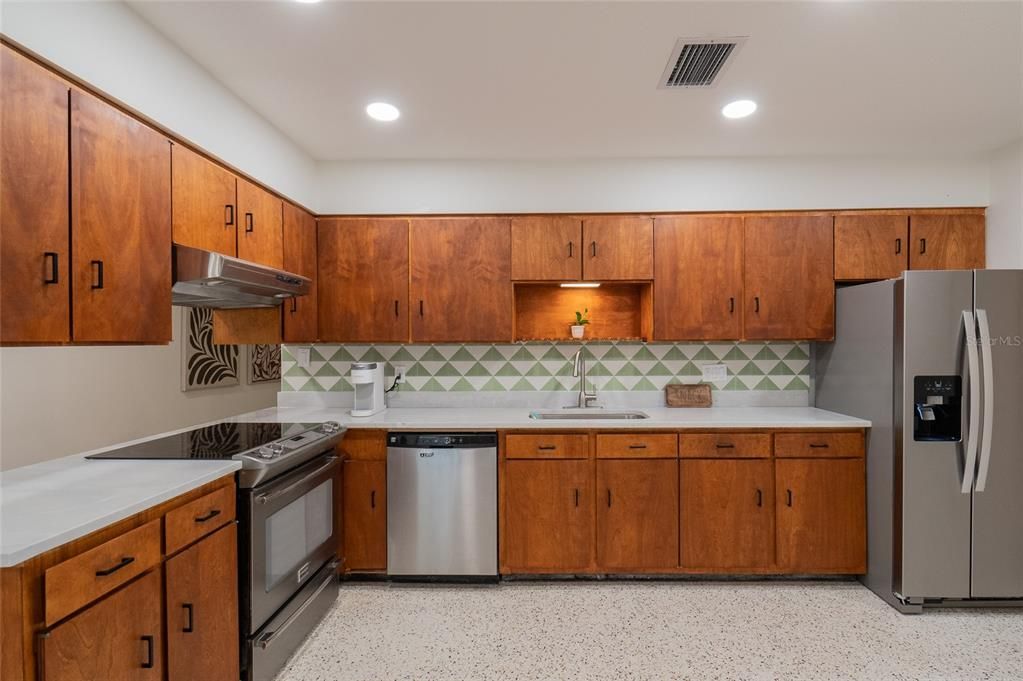 В аренду: $1,800 (1 спален, 1 ванн, 240 Квадратных фут)