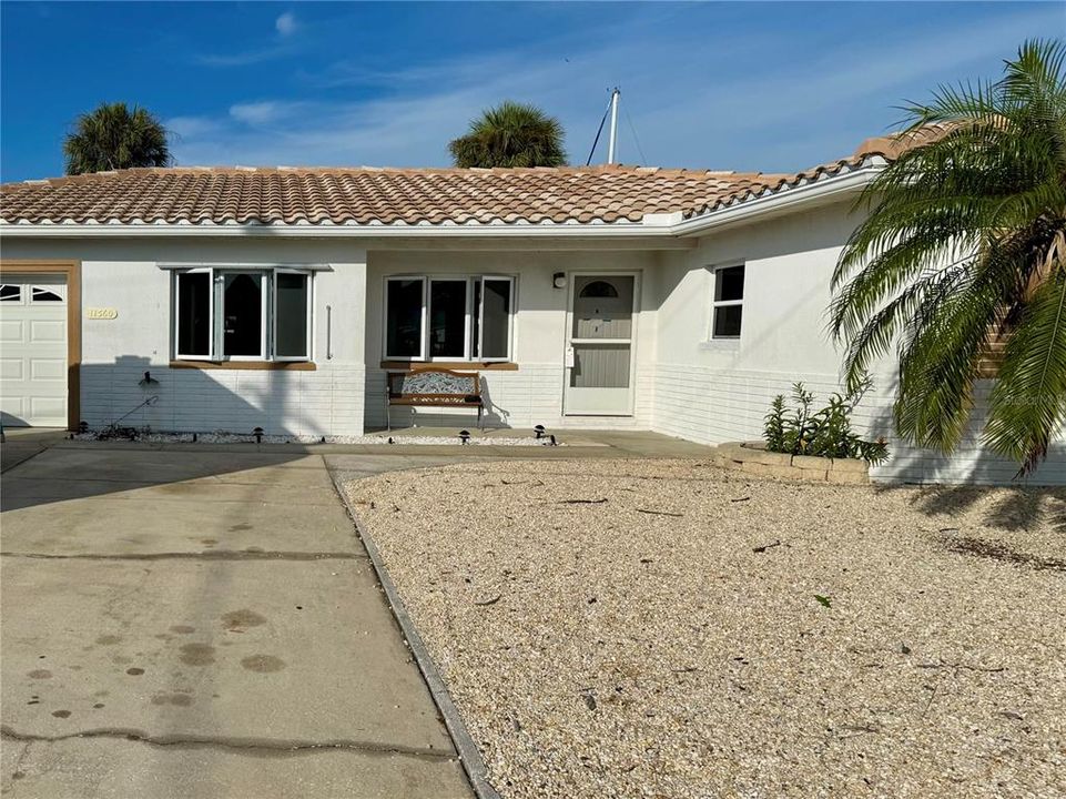 Недавно продано: $735,000 (2 спален, 2 ванн, 1590 Квадратных фут)