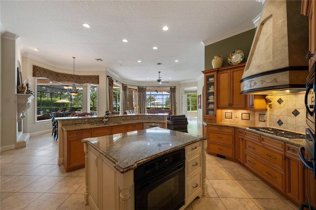 На продажу: $2,275,000 (5 спален, 4 ванн, 5338 Квадратных фут)