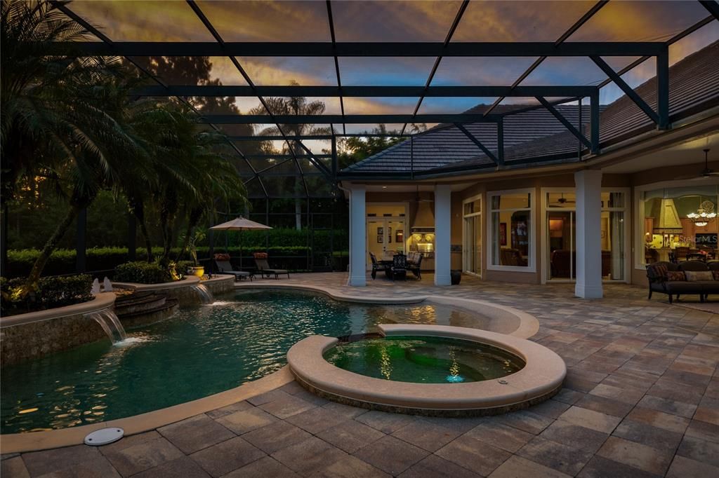 На продажу: $2,275,000 (5 спален, 4 ванн, 5338 Квадратных фут)