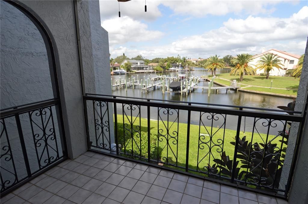 Active With Contract: $2,500 (3 beds, 2 baths, 1668 Square Feet)