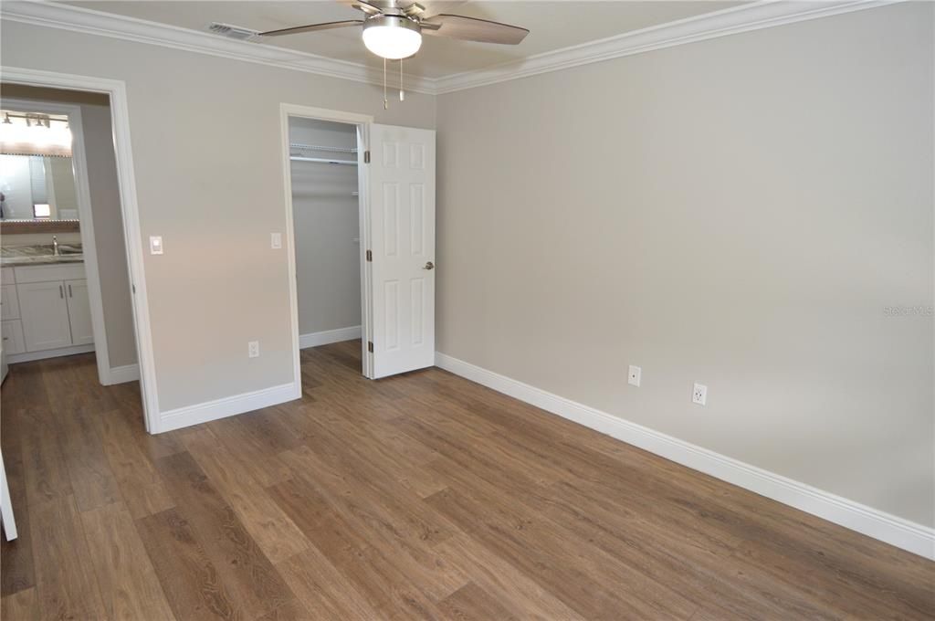 Active With Contract: $2,500 (3 beds, 2 baths, 1668 Square Feet)