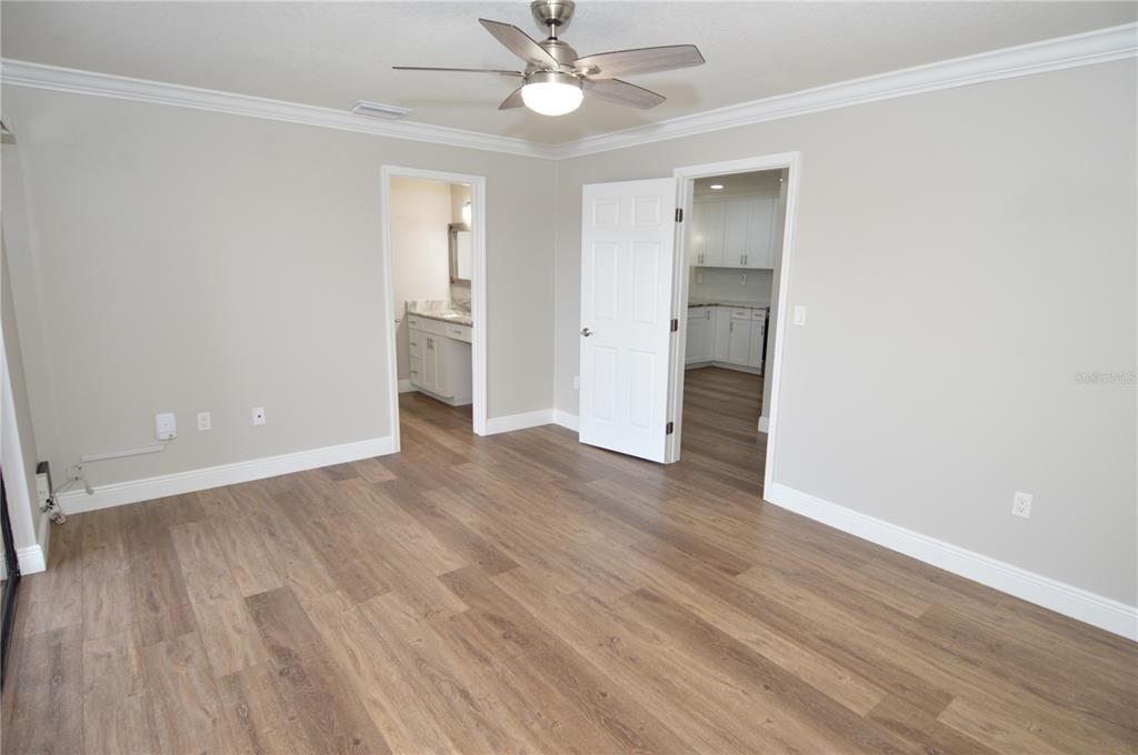 Active With Contract: $2,500 (3 beds, 2 baths, 1668 Square Feet)
