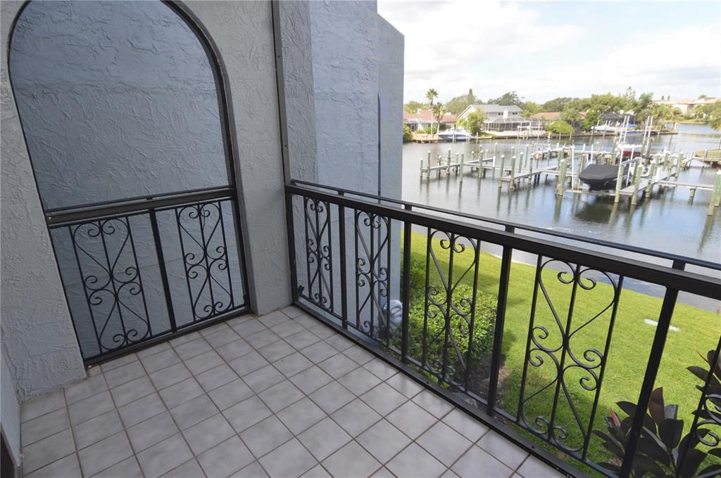 Active With Contract: $2,500 (3 beds, 2 baths, 1668 Square Feet)