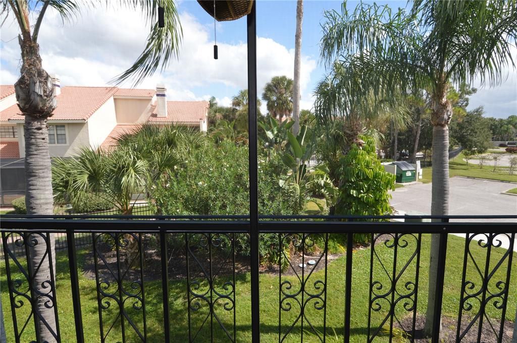 Active With Contract: $2,500 (3 beds, 2 baths, 1668 Square Feet)