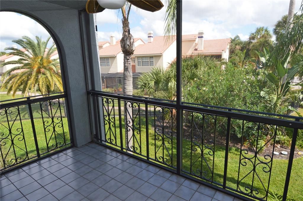 Active With Contract: $2,500 (3 beds, 2 baths, 1668 Square Feet)