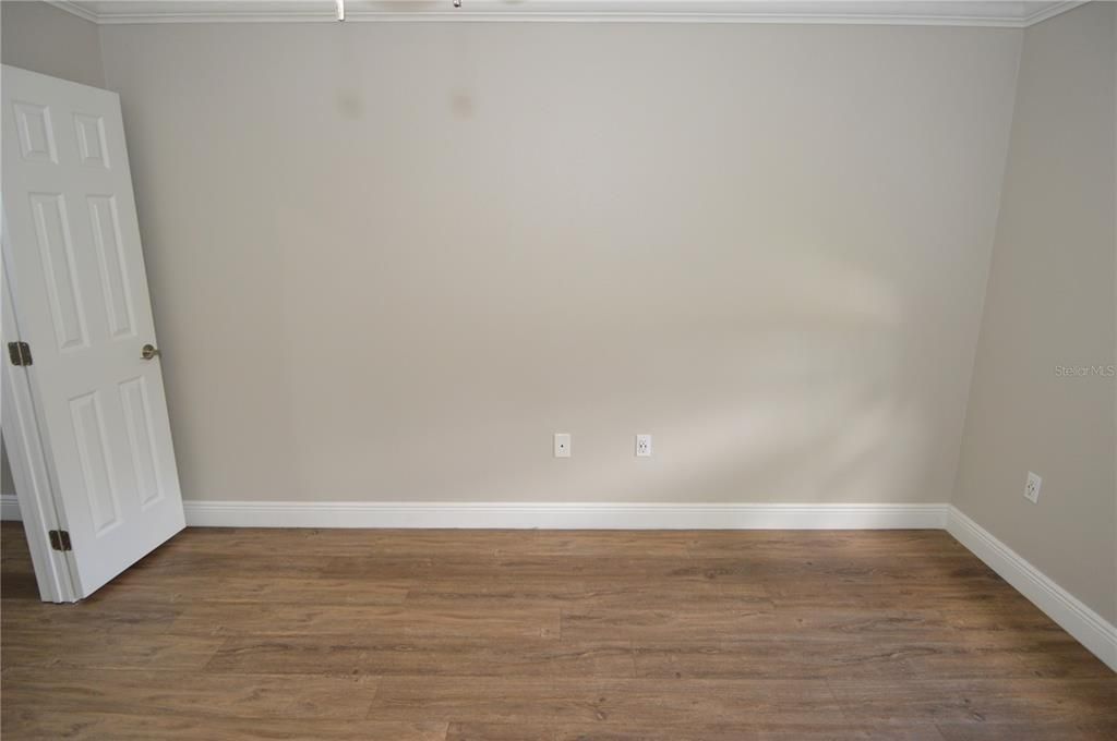 Active With Contract: $2,500 (3 beds, 2 baths, 1668 Square Feet)