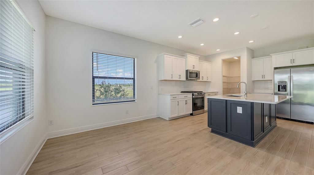 En Venta: $540,990 (3 camas, 2 baños, 2064 Pies cuadrados)