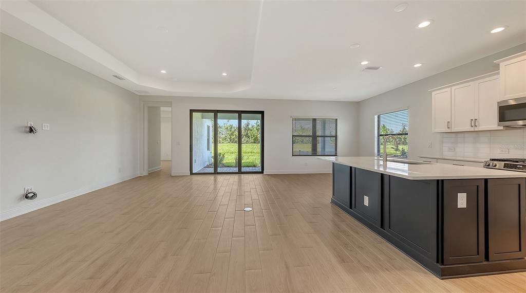 En Venta: $540,990 (3 camas, 2 baños, 2064 Pies cuadrados)