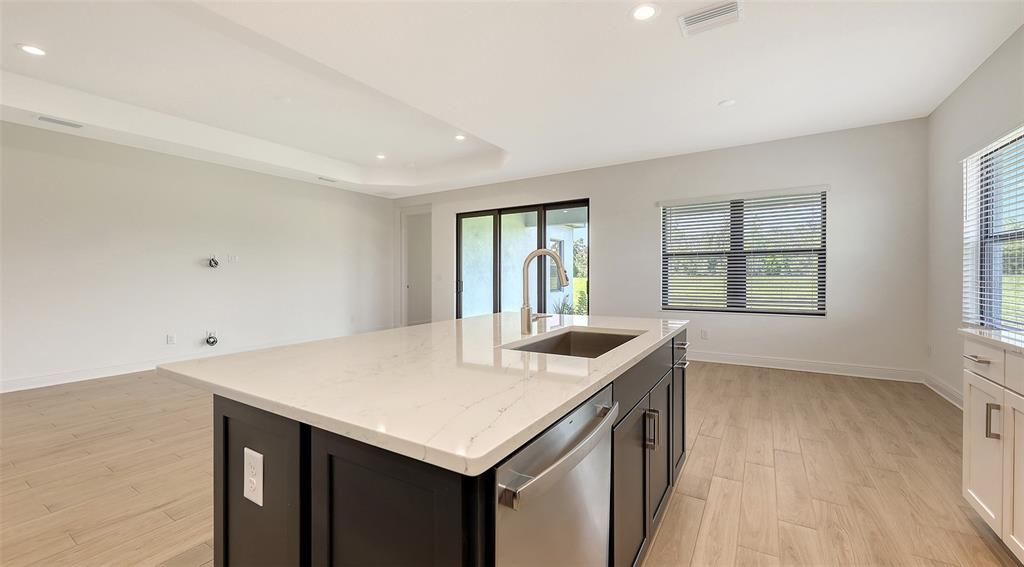 En Venta: $540,990 (3 camas, 2 baños, 2064 Pies cuadrados)