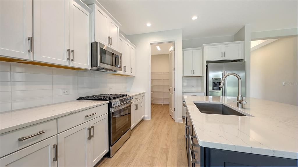 En Venta: $540,990 (3 camas, 2 baños, 2064 Pies cuadrados)