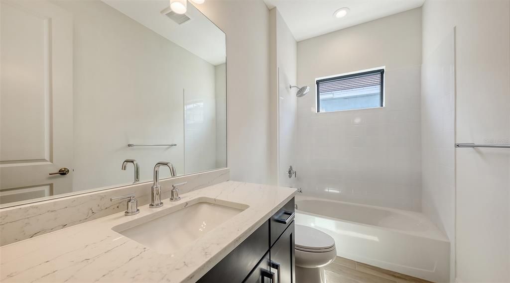 En Venta: $540,990 (3 camas, 2 baños, 2064 Pies cuadrados)