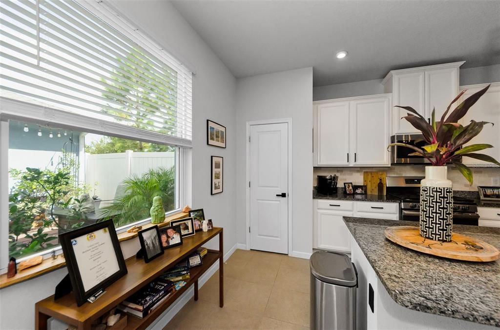 На продажу: $374,900 (3 спален, 2 ванн, 1612 Квадратных фут)