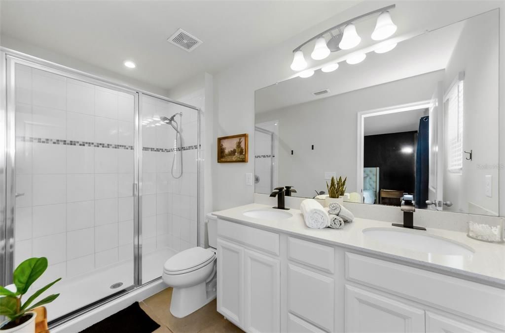 На продажу: $374,900 (3 спален, 2 ванн, 1612 Квадратных фут)