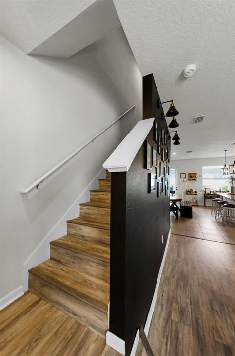 На продажу: $374,900 (3 спален, 2 ванн, 1612 Квадратных фут)