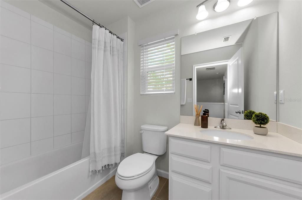 На продажу: $374,900 (3 спален, 2 ванн, 1612 Квадратных фут)