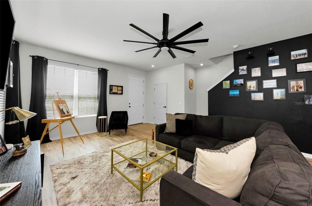 На продажу: $374,900 (3 спален, 2 ванн, 1612 Квадратных фут)