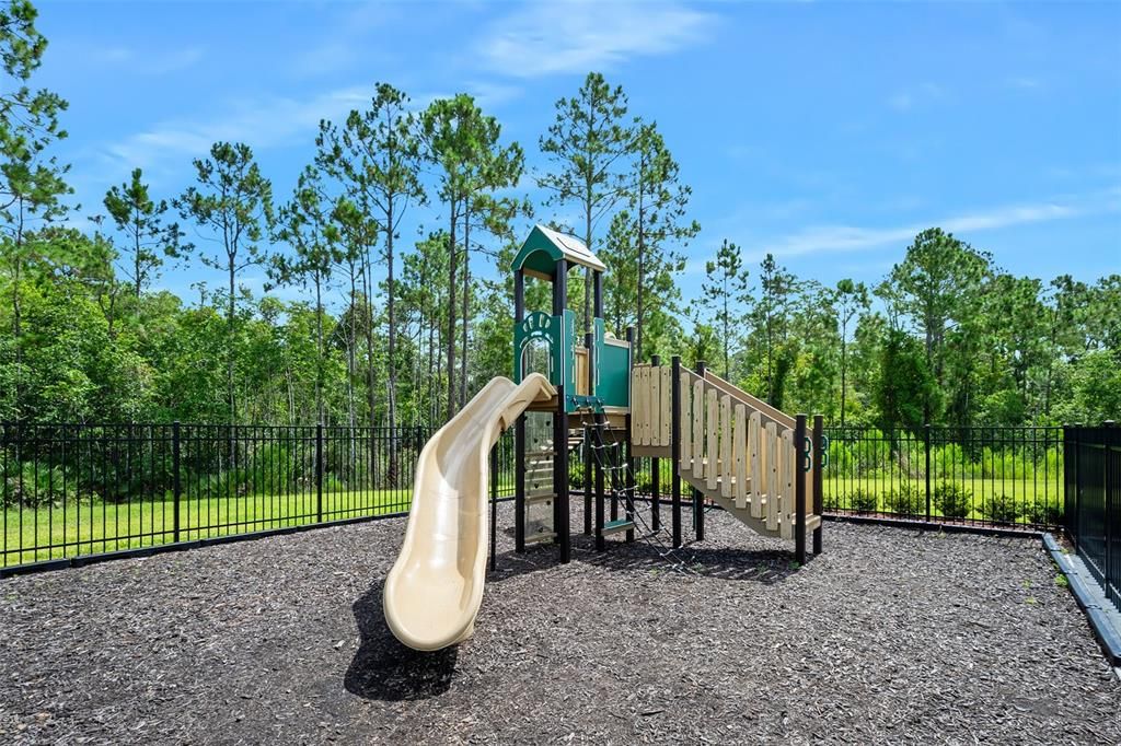 For Sale: $463,500 (4 beds, 2 baths, 2564 Square Feet)