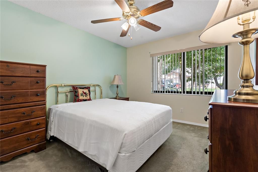 Activo con contrato: $149,900 (2 camas, 2 baños, 1211 Pies cuadrados)