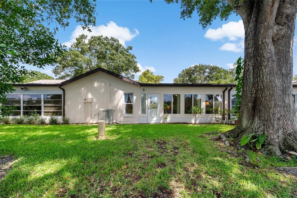 Activo con contrato: $149,900 (2 camas, 2 baños, 1211 Pies cuadrados)