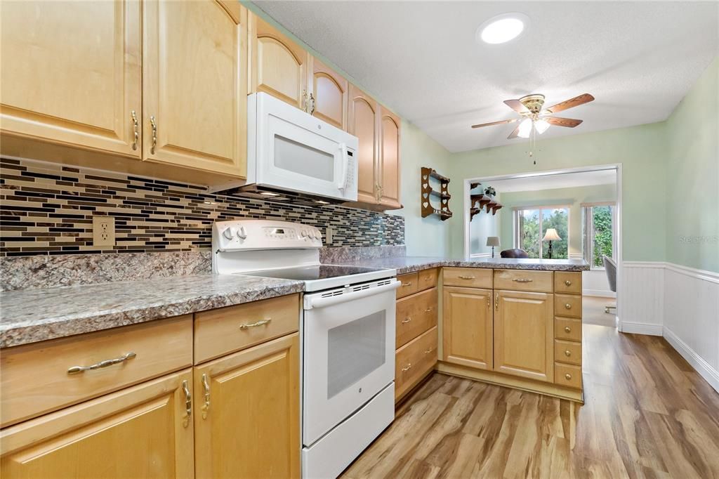 Activo con contrato: $149,900 (2 camas, 2 baños, 1211 Pies cuadrados)