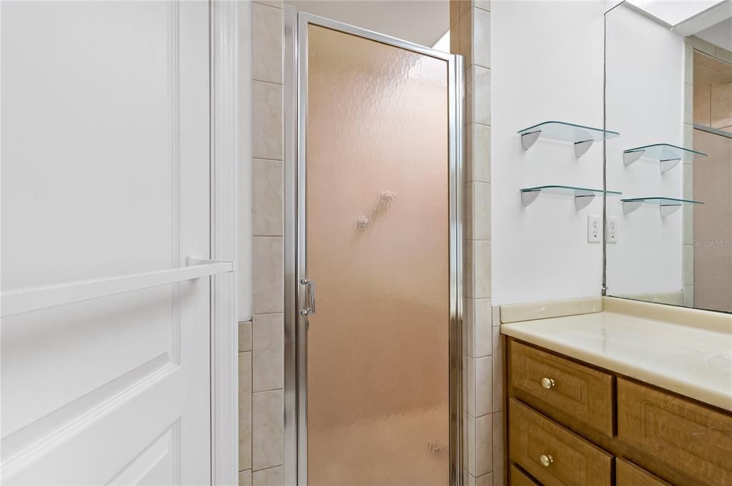 Activo con contrato: $149,900 (2 camas, 2 baños, 1211 Pies cuadrados)