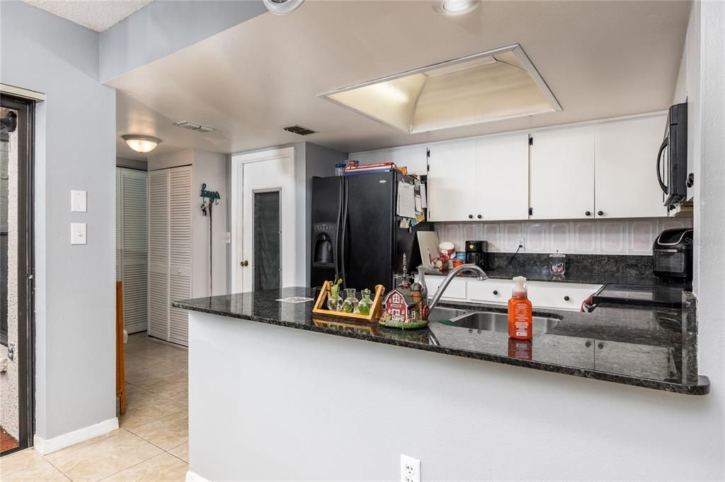 For Sale: $230,000 (2 beds, 2 baths, 1096 Square Feet)