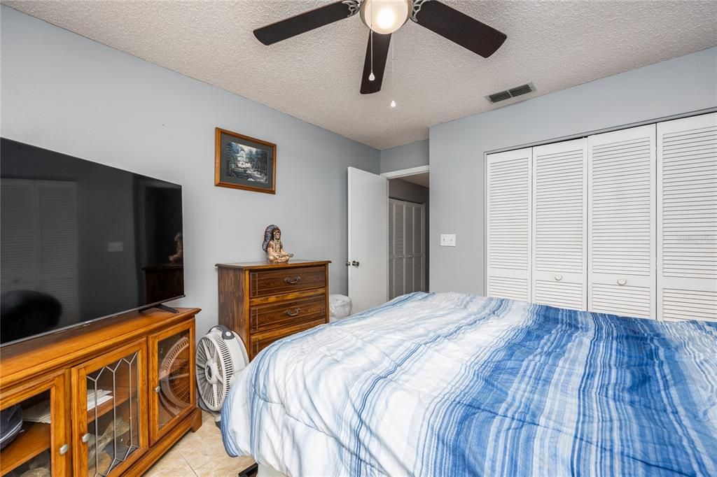 For Sale: $230,000 (2 beds, 2 baths, 1096 Square Feet)