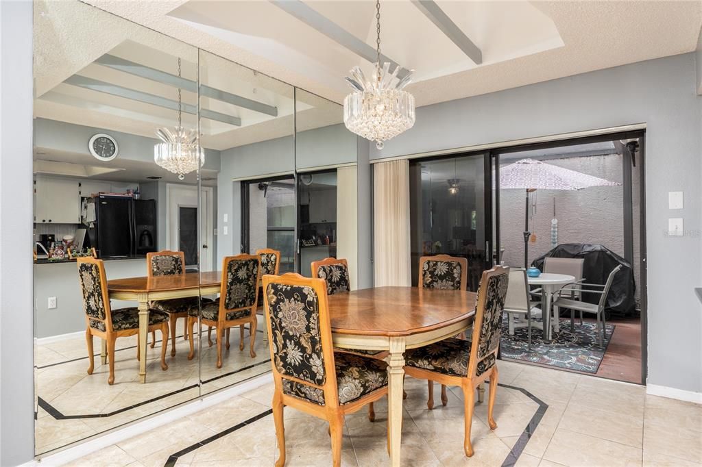 For Sale: $230,000 (2 beds, 2 baths, 1096 Square Feet)