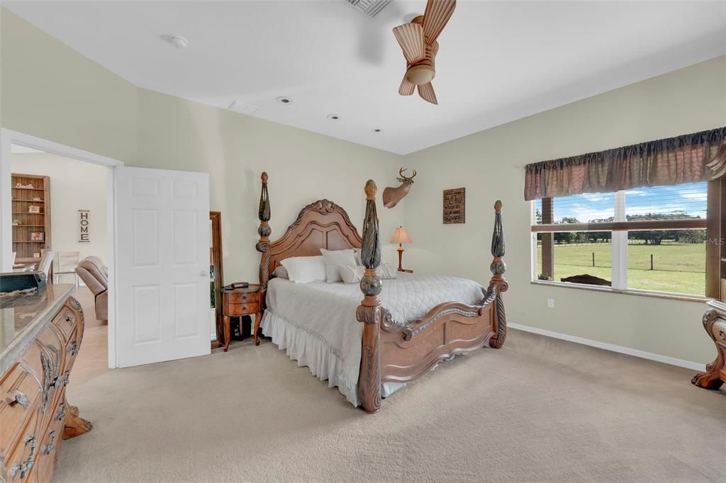 На продажу: $875,000 (3 спален, 2 ванн, 1947 Квадратных фут)