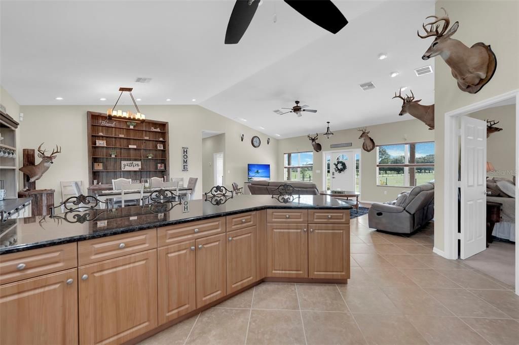 На продажу: $875,000 (3 спален, 2 ванн, 1947 Квадратных фут)