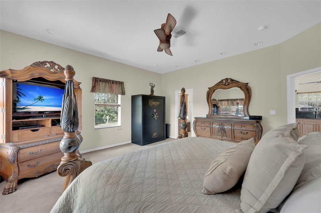 На продажу: $875,000 (3 спален, 2 ванн, 1947 Квадратных фут)