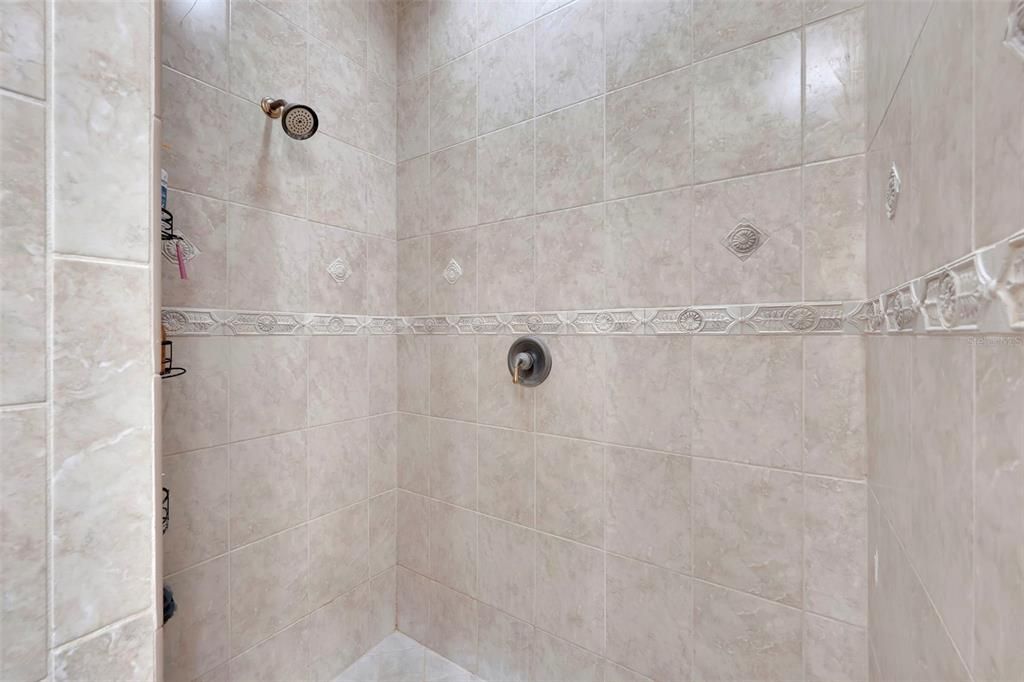 На продажу: $875,000 (3 спален, 2 ванн, 1947 Квадратных фут)