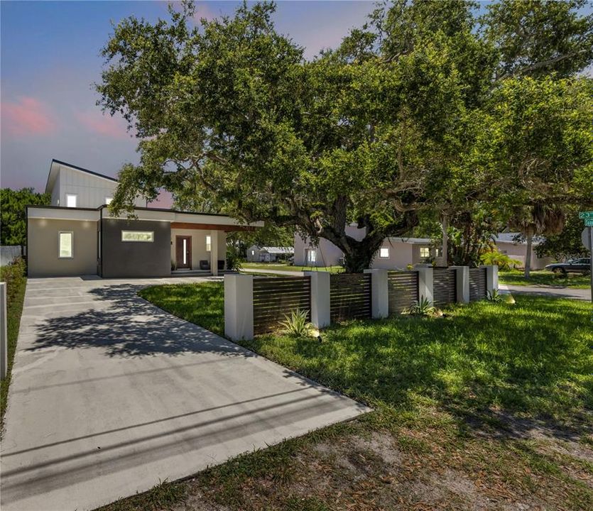 For Sale: $1,999,999 (4 beds, 4 baths, 3257 Square Feet)