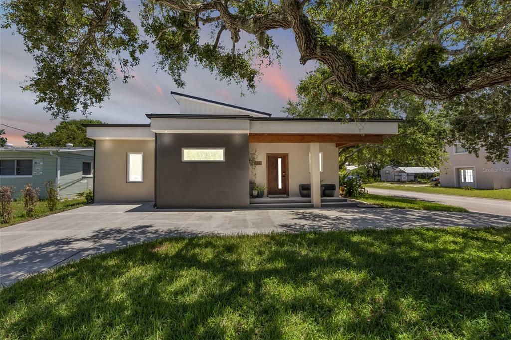 For Sale: $1,999,999 (4 beds, 4 baths, 3257 Square Feet)