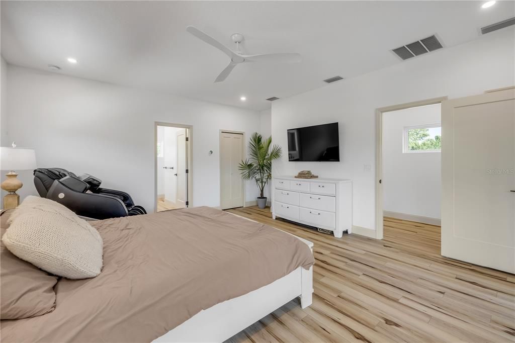 For Sale: $1,999,999 (4 beds, 4 baths, 3257 Square Feet)