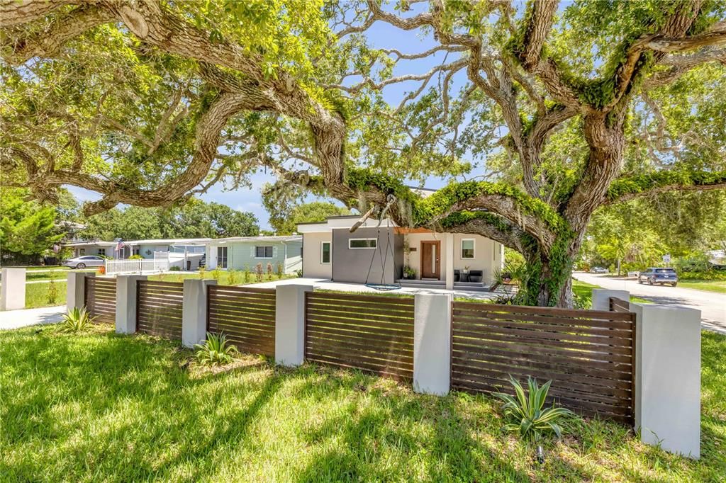 For Sale: $1,999,999 (4 beds, 4 baths, 3257 Square Feet)