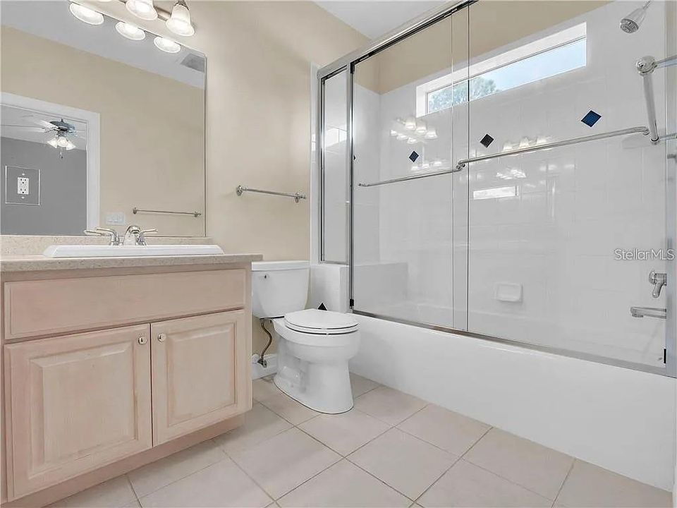 For Sale: $1,398,494 (6 beds, 5 baths, 4814 Square Feet)