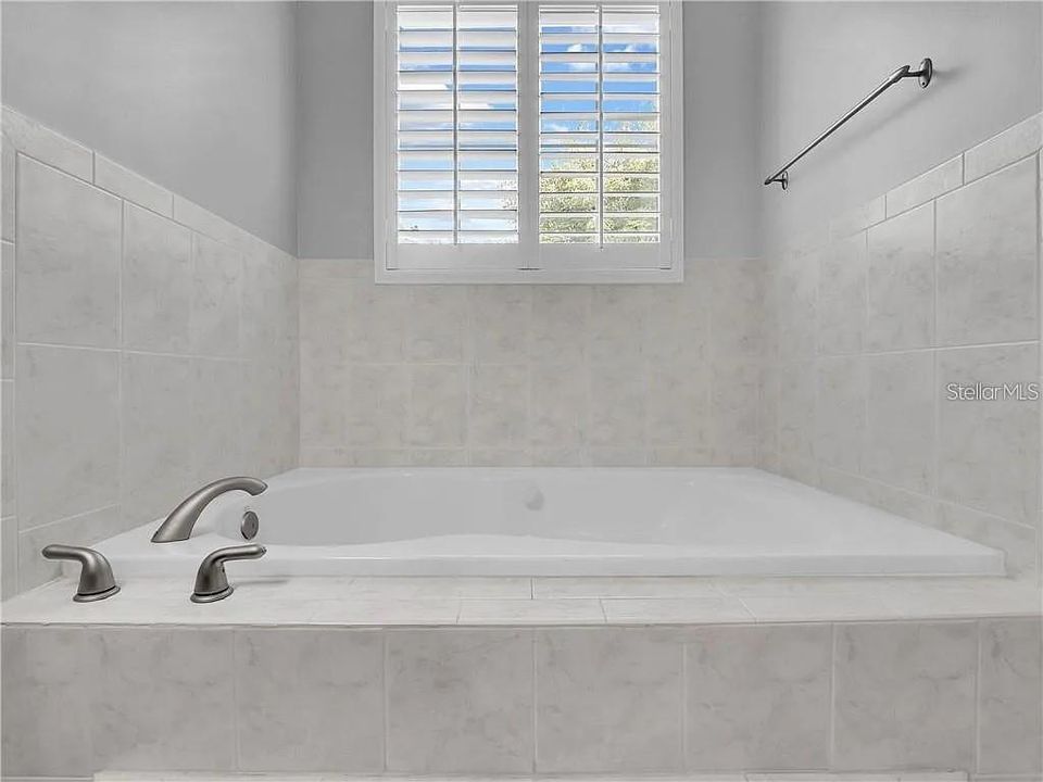 For Sale: $1,398,494 (6 beds, 5 baths, 4814 Square Feet)