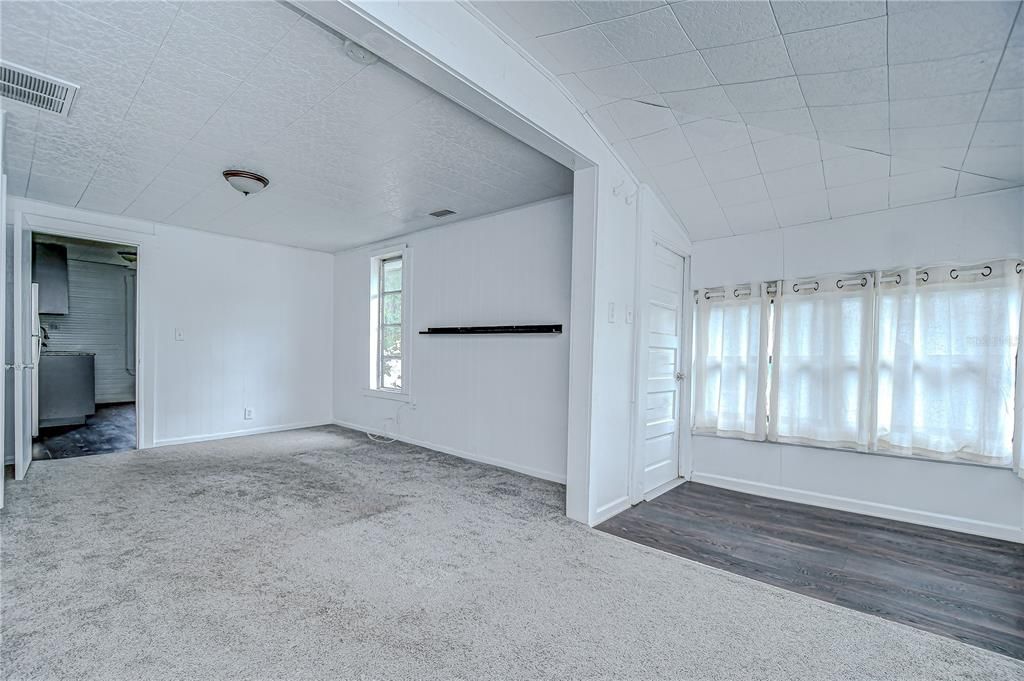 En Venta: $549,000 (3 camas, 0 baños, 1893 Pies cuadrados)