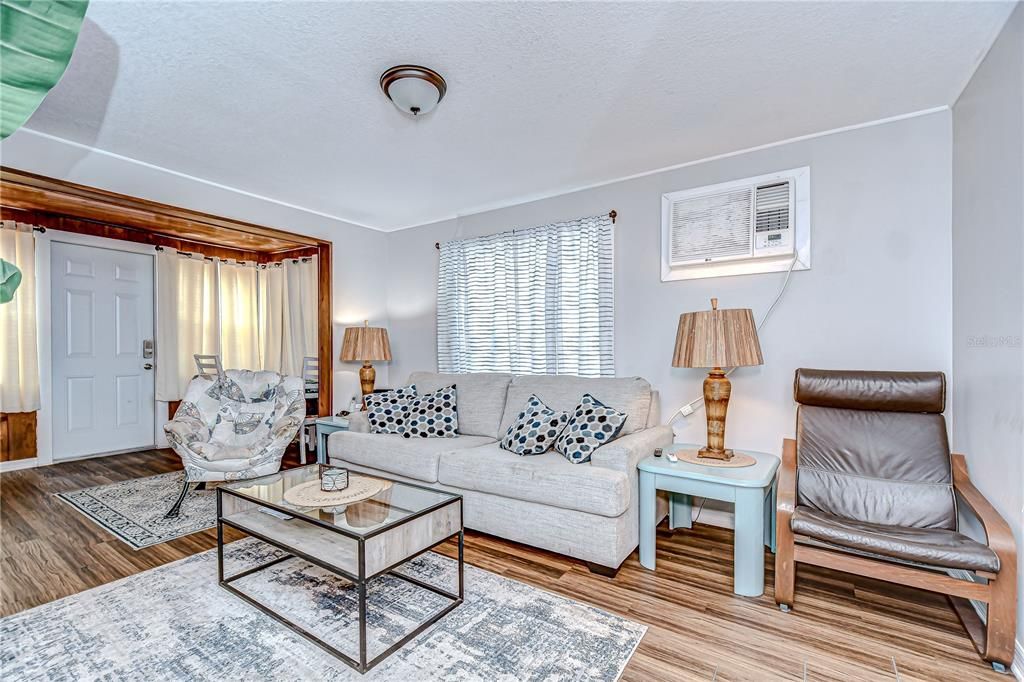 En Venta: $549,000 (3 camas, 0 baños, 1893 Pies cuadrados)