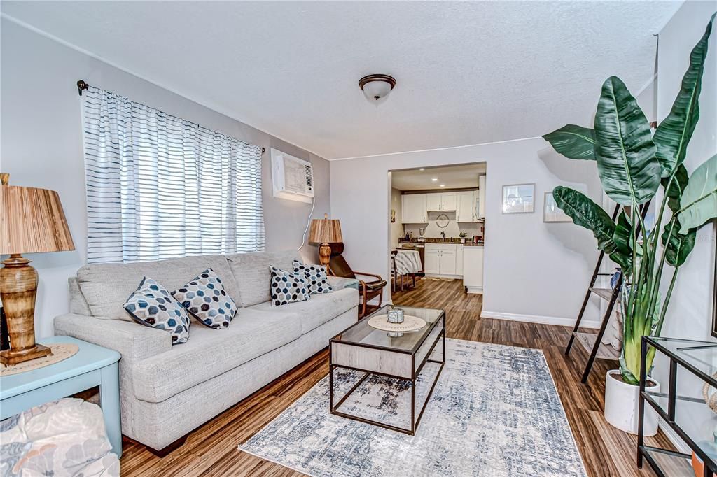 En Venta: $549,000 (3 camas, 0 baños, 1893 Pies cuadrados)