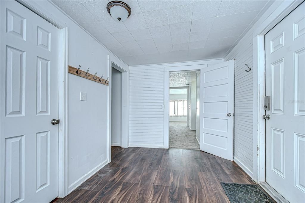 En Venta: $549,000 (3 camas, 0 baños, 1893 Pies cuadrados)