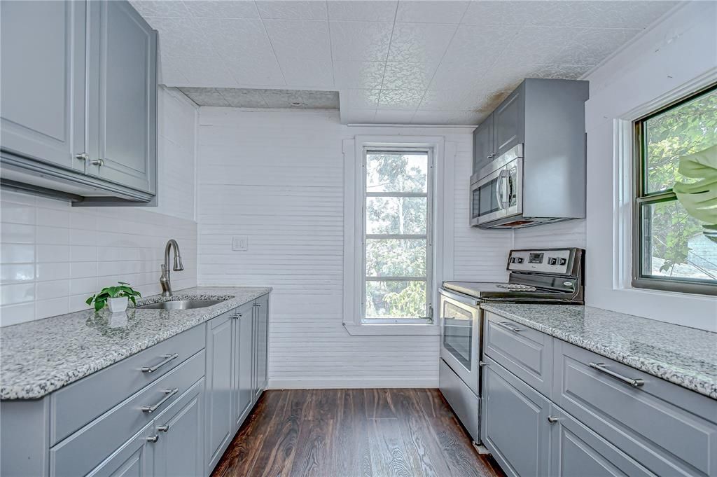 En Venta: $549,000 (3 camas, 0 baños, 1893 Pies cuadrados)