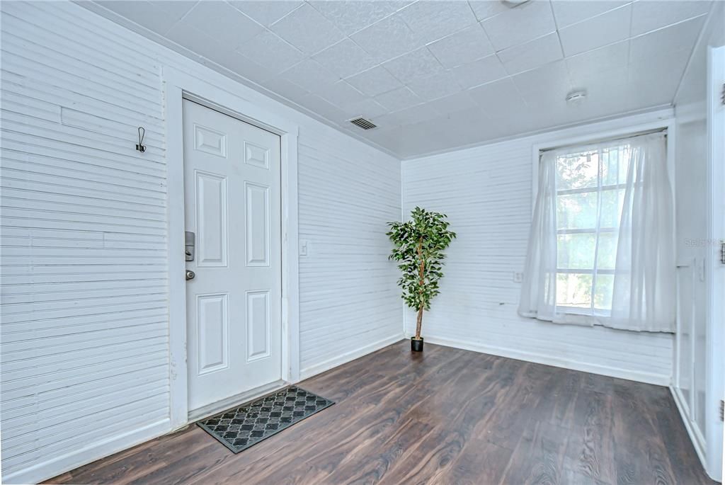 En Venta: $549,000 (3 camas, 0 baños, 1893 Pies cuadrados)