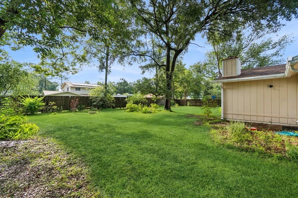 Active With Contract: $274,900 (3 beds, 2 baths, 1282 Square Feet)