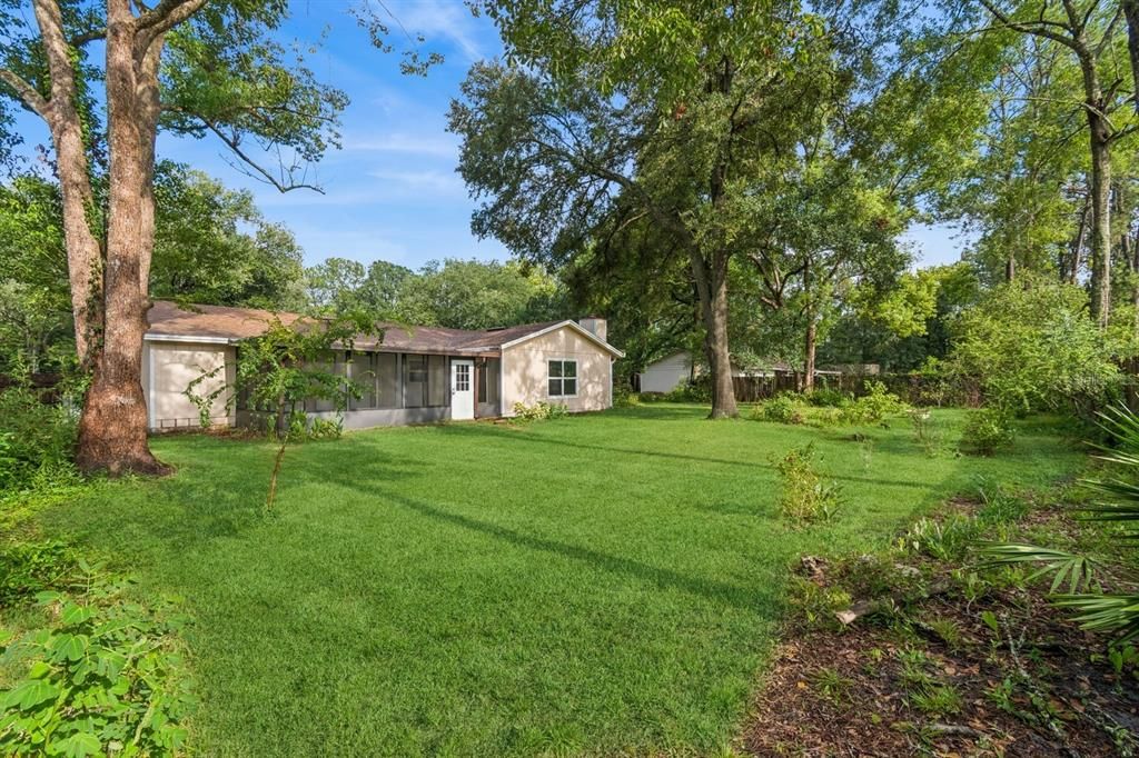 Active With Contract: $274,900 (3 beds, 2 baths, 1282 Square Feet)